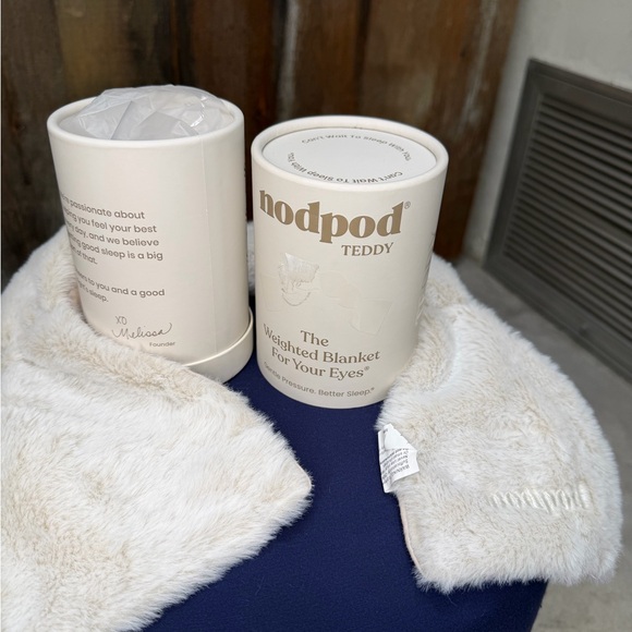 NWT Nodpod Teddy Weighted Eye Blanket - Picture 6 of 15